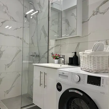 Blue Breeze Apart-danai B Daire Ofrínion