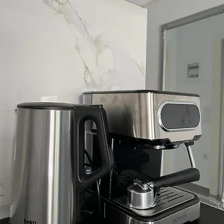 Blue Breeze Apart-danai B Ofrínion