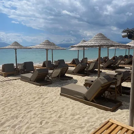 Blue Breeze Apart-danai B *