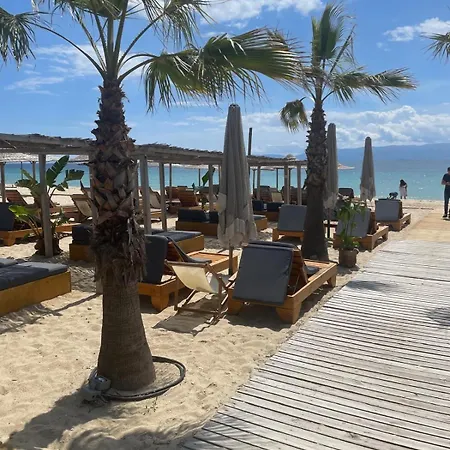 Blue Breeze Apart-danai B Daire