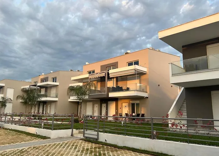 Blue Breeze Apart-danai B Ofrínion